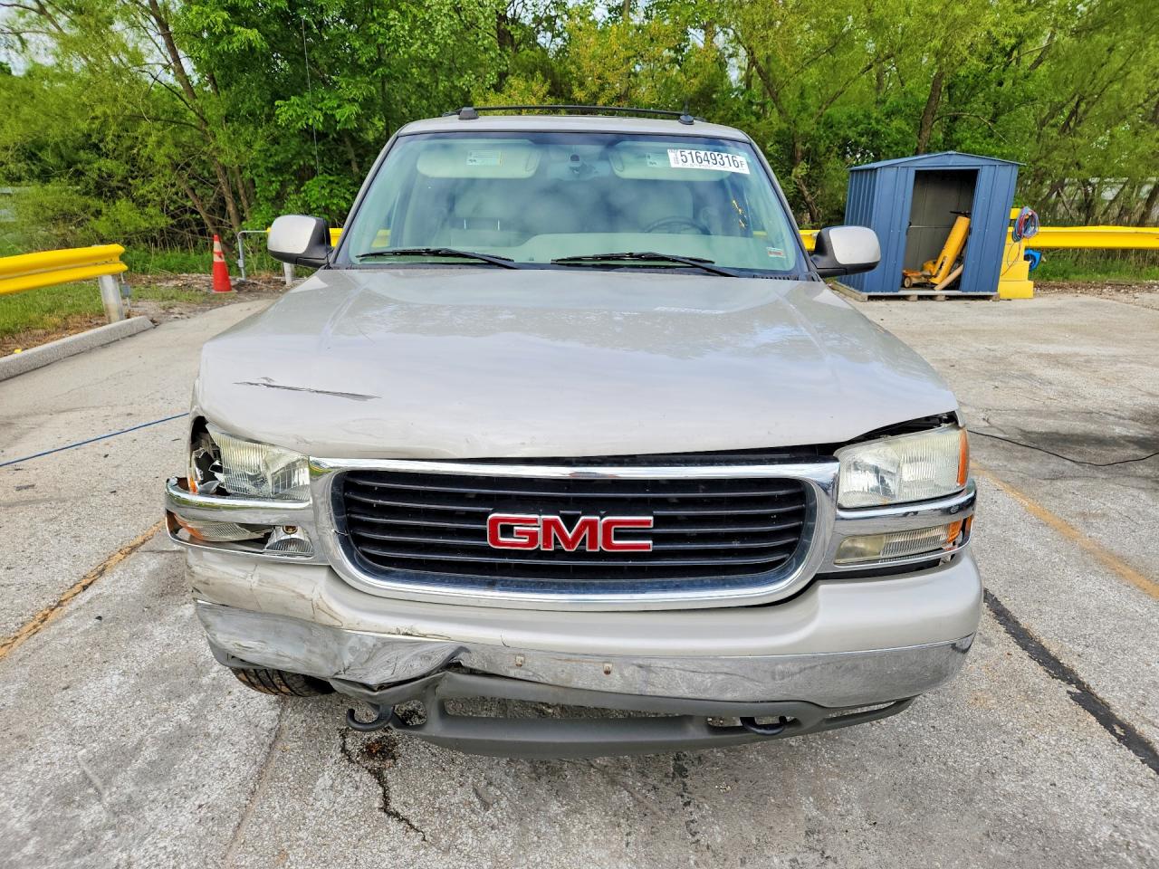 2004 GMC YUKON photo 13