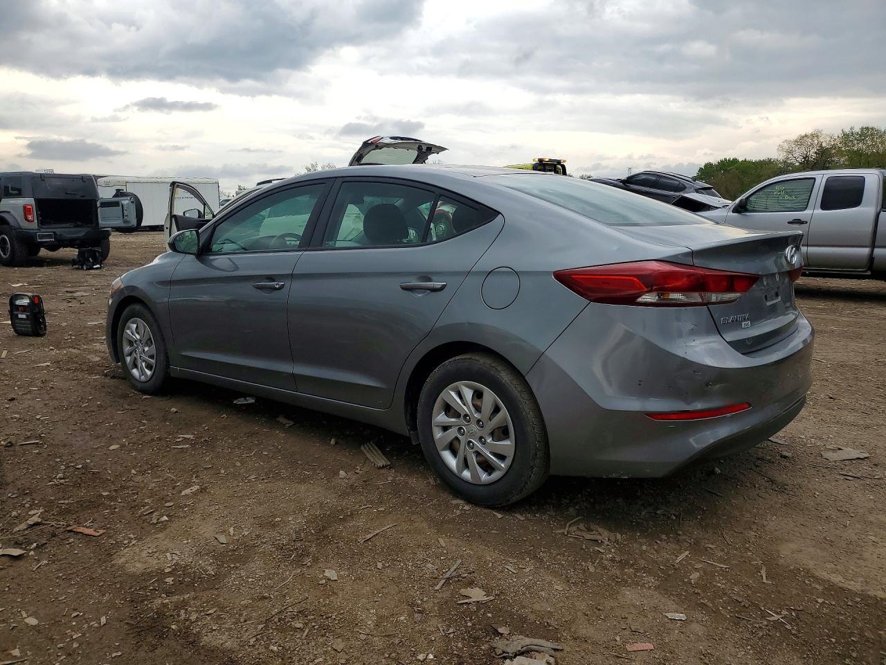2018 HYUNDAI ELANTRA SE photo 2