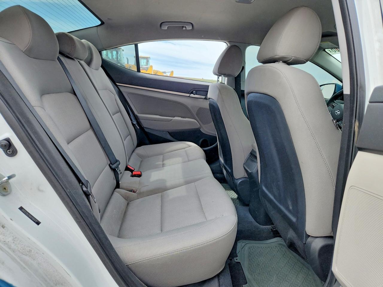 2017 HYUNDAI ELANTRA SE photo 10