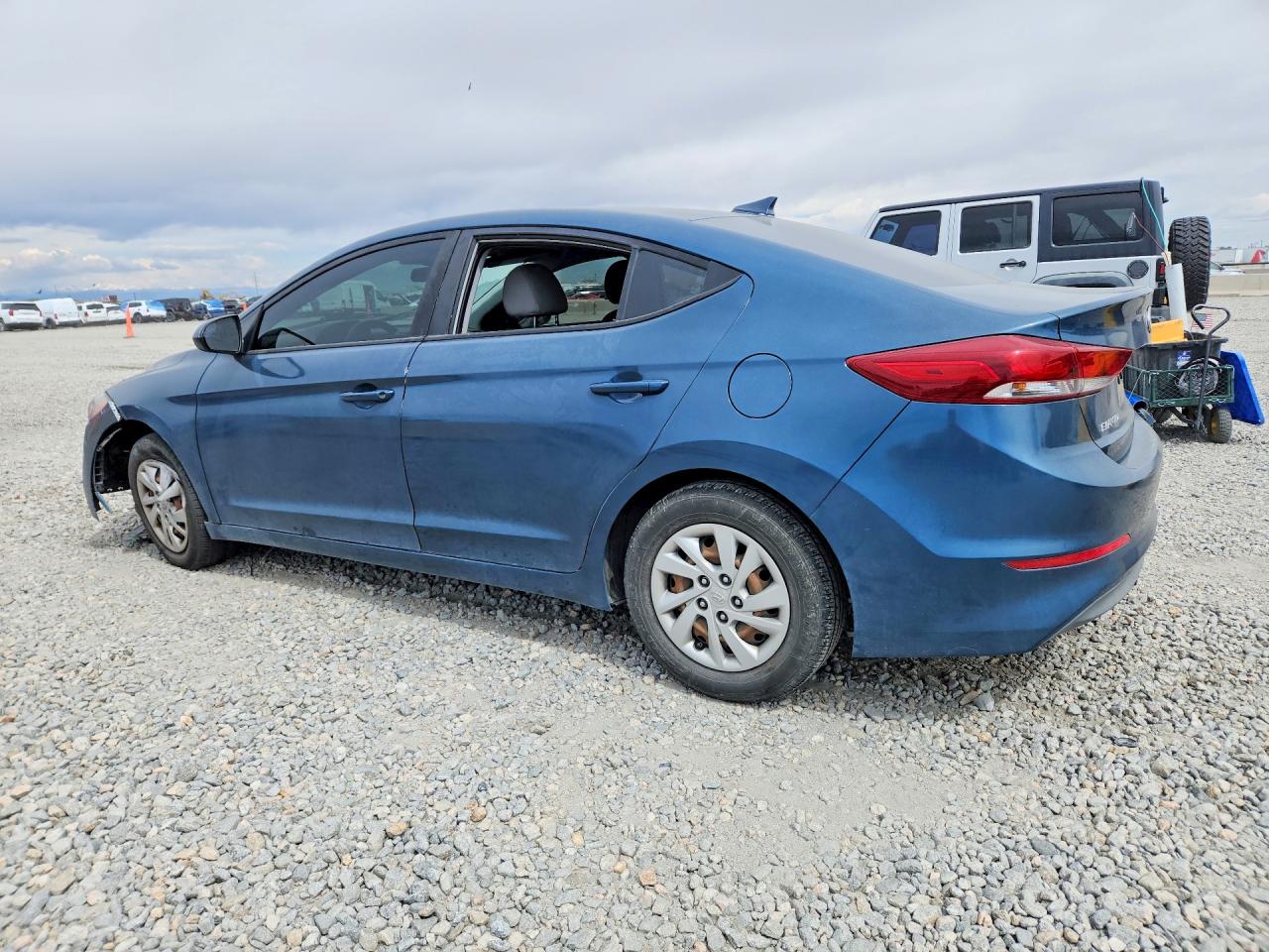 2017 HYUNDAI ELANTRA SE photo 2