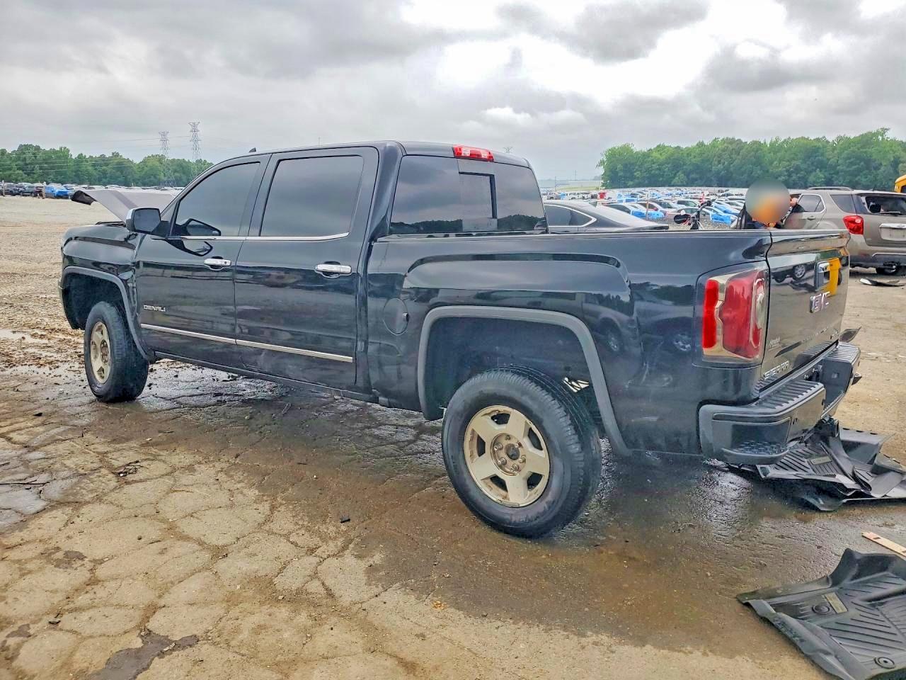 2017 GMC SIERRA K1500 DENALI photo 3