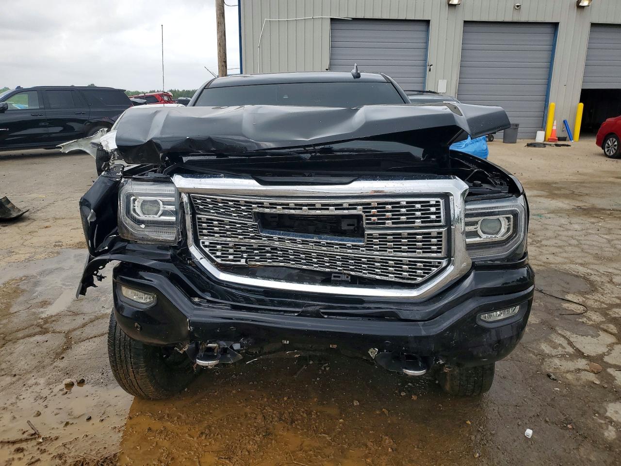 2017 GMC SIERRA K1500 DENALI photo 9