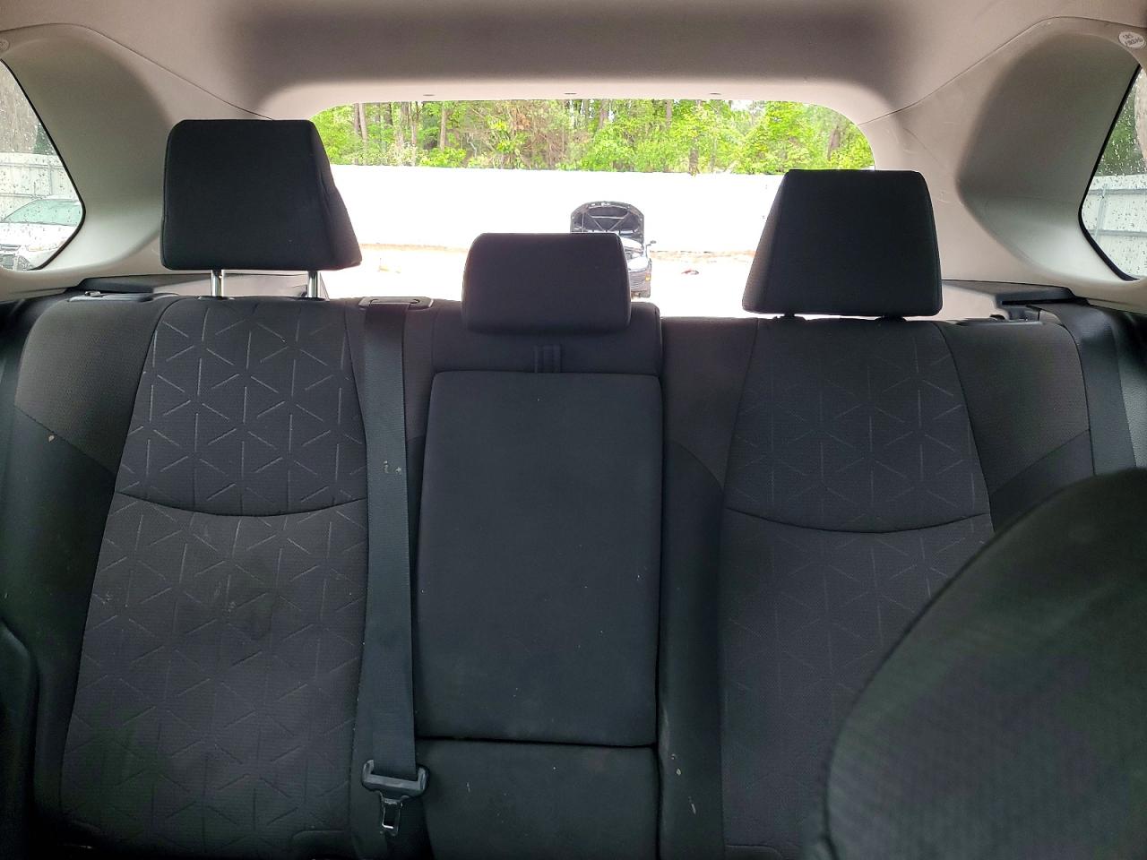 2019 TOYOTA RAV4 XLE photo 28