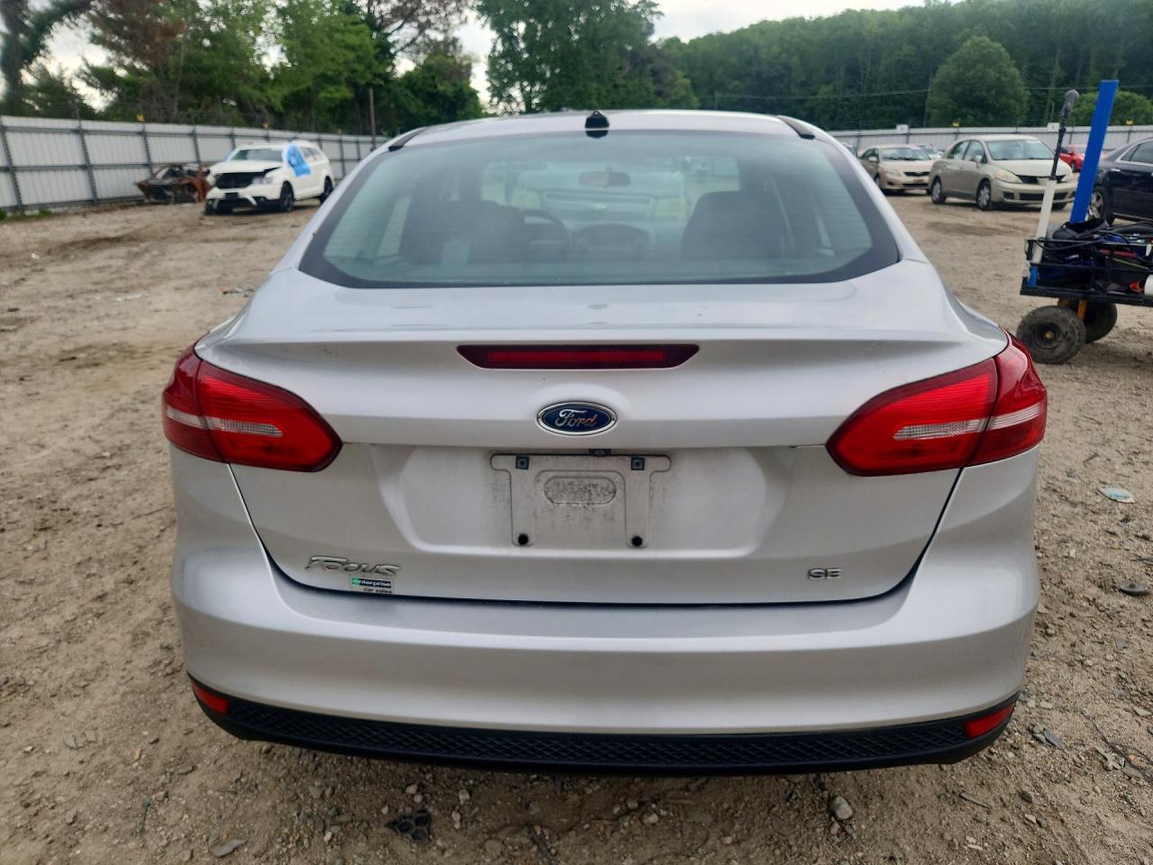 2018 FORD FOCUS SE photo 6