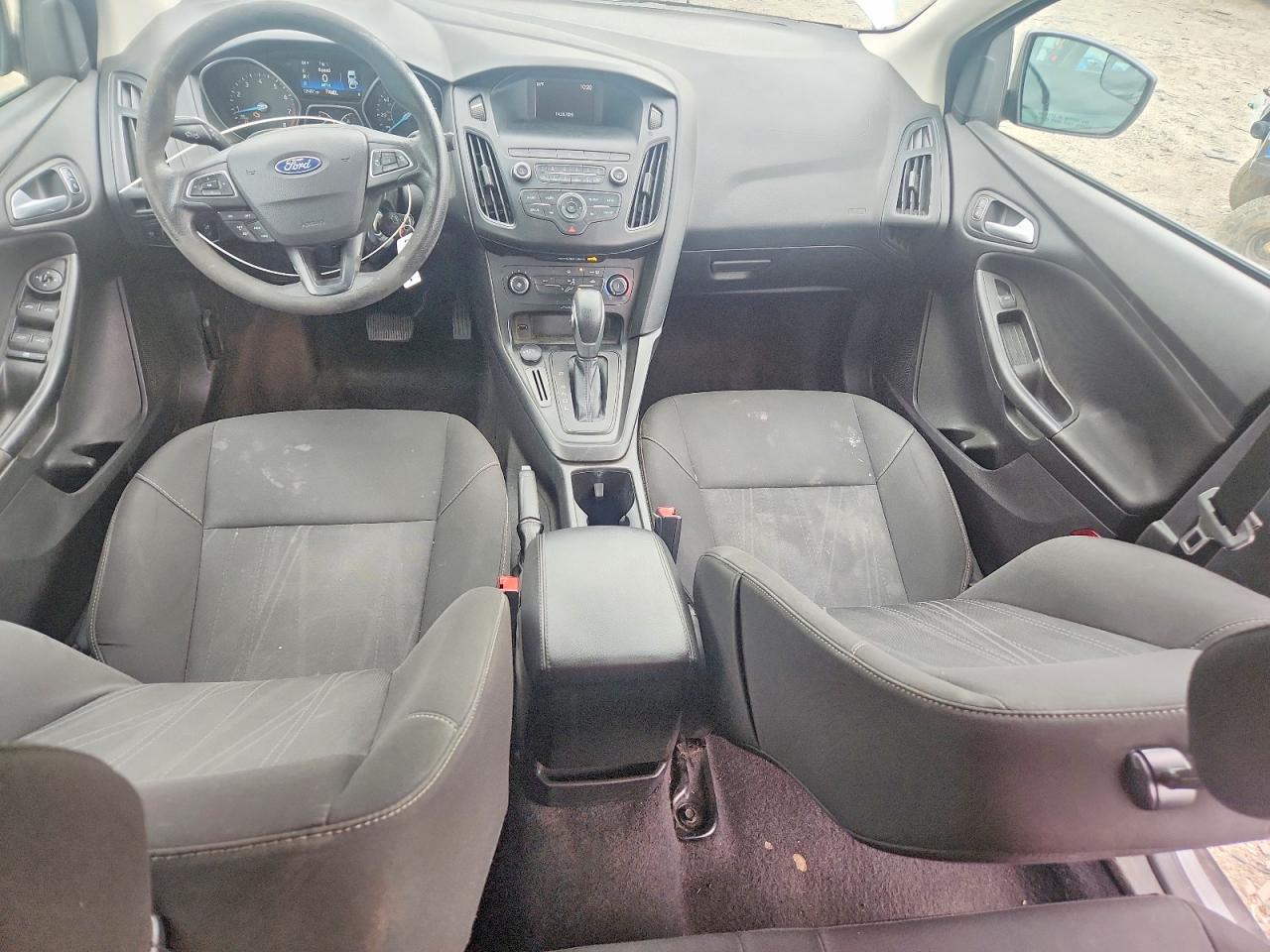 2018 FORD FOCUS SE photo 8