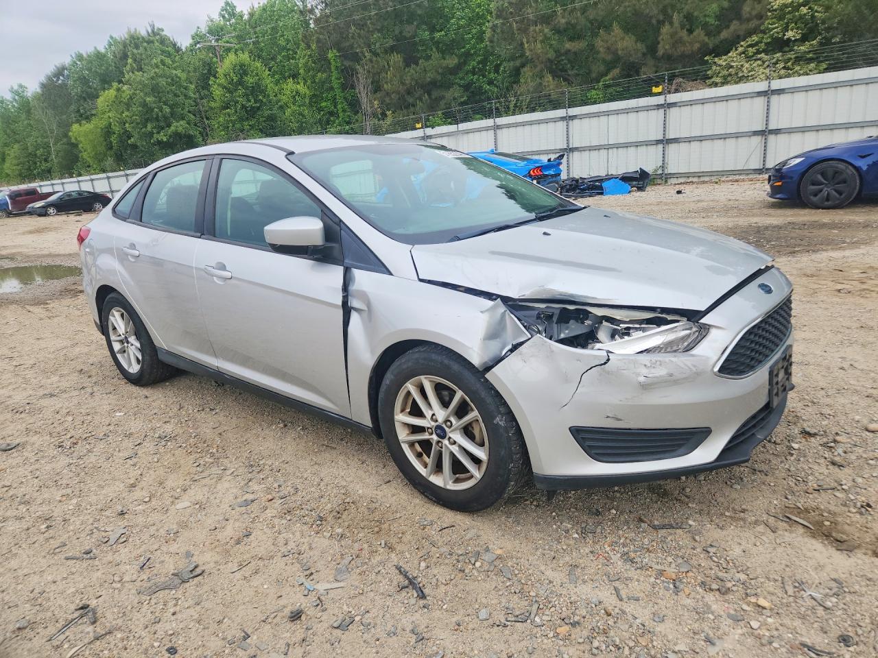 2018 FORD FOCUS SE photo 4