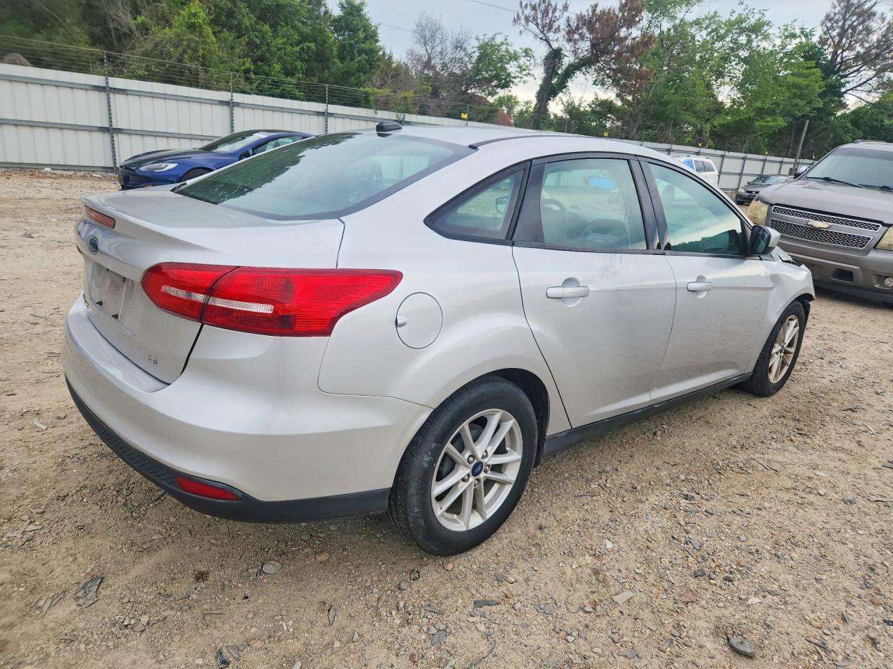 2018 FORD FOCUS SE photo 3