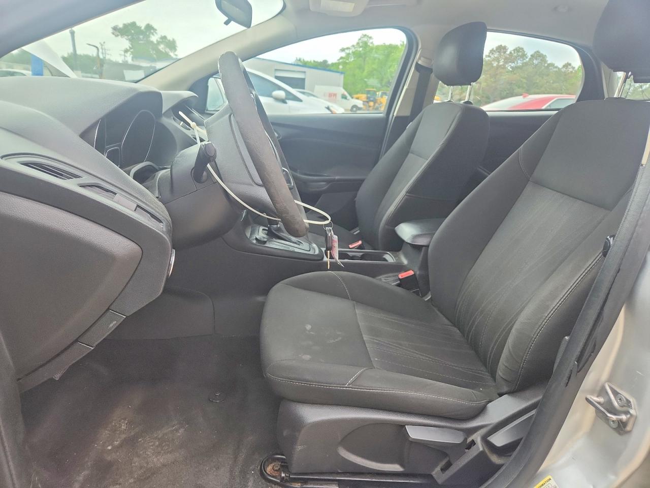 2018 FORD FOCUS SE photo 7