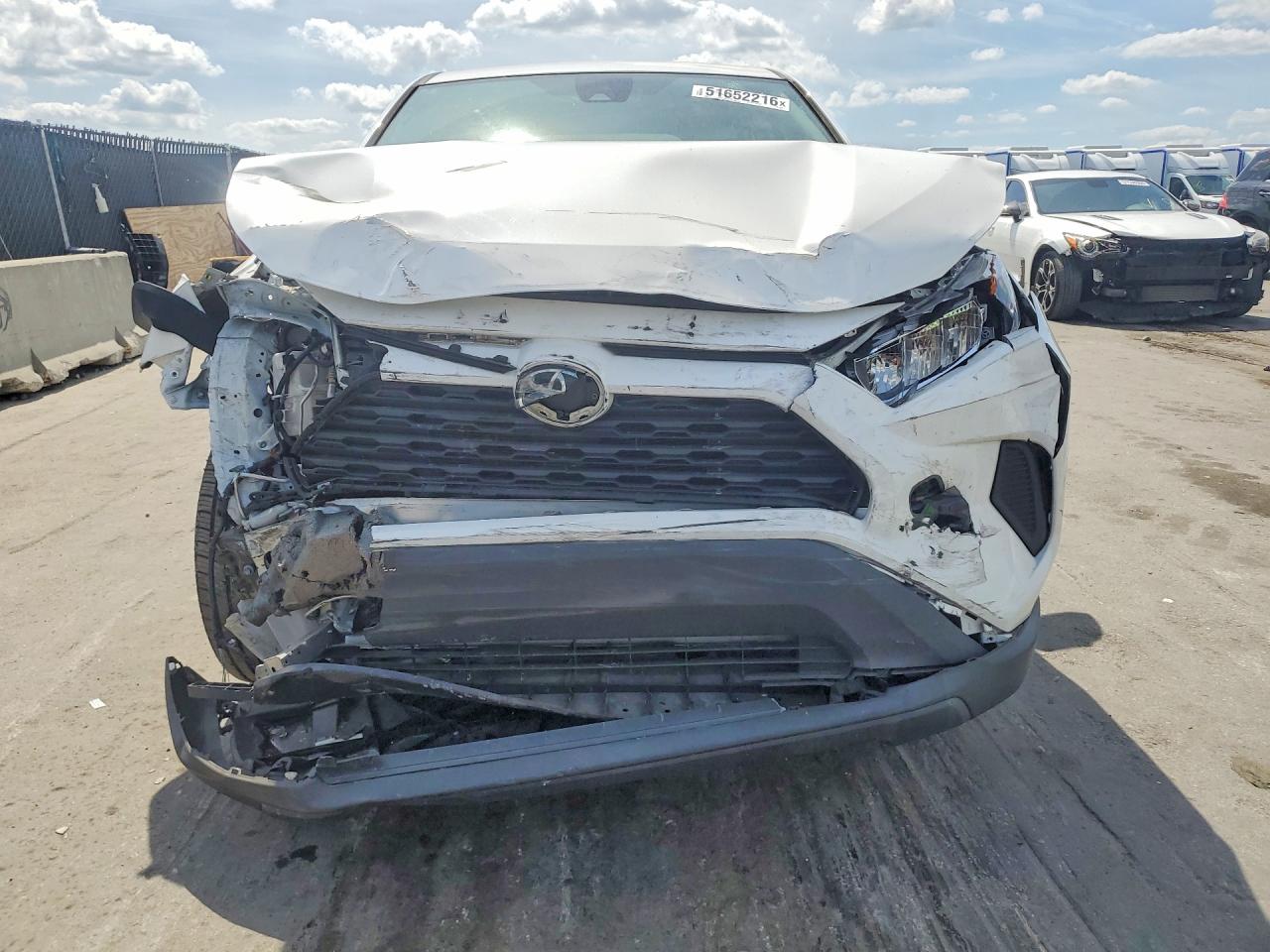 2022 TOYOTA RAV4 LE photo 9