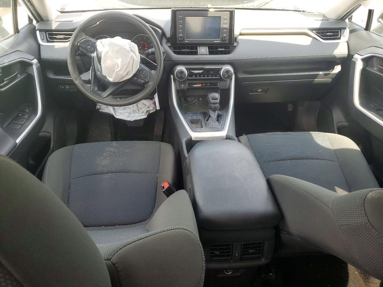 2022 TOYOTA RAV4 LE photo 15