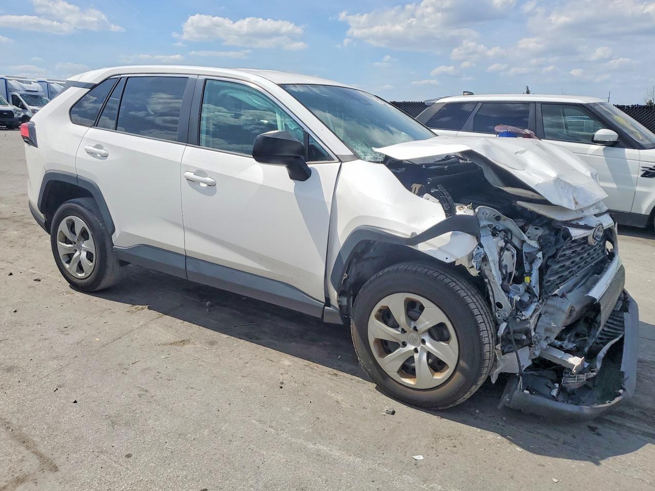 2022 TOYOTA RAV4 LE photo 7