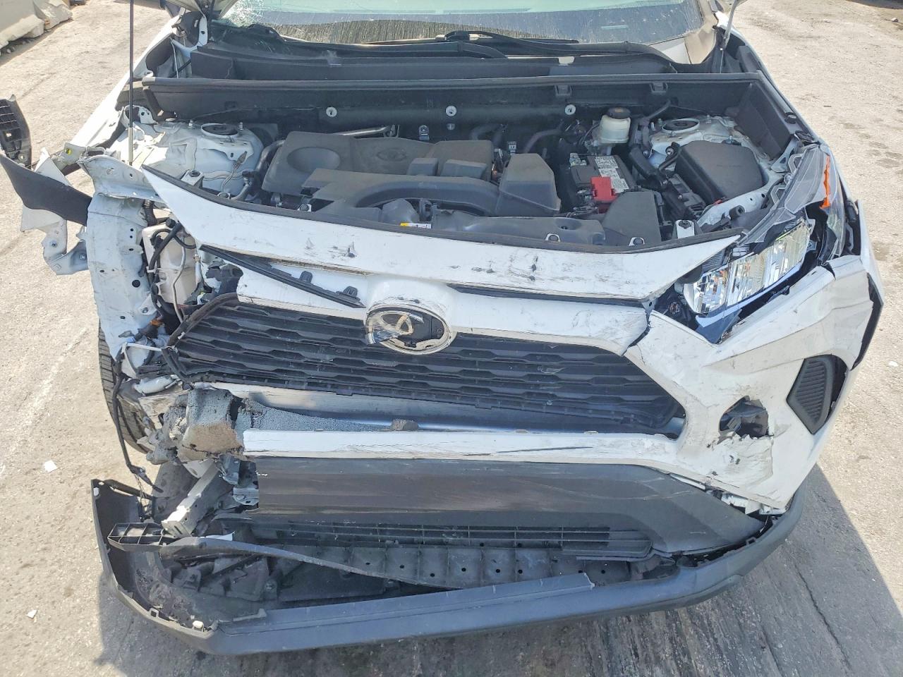 2022 TOYOTA RAV4 LE photo 23