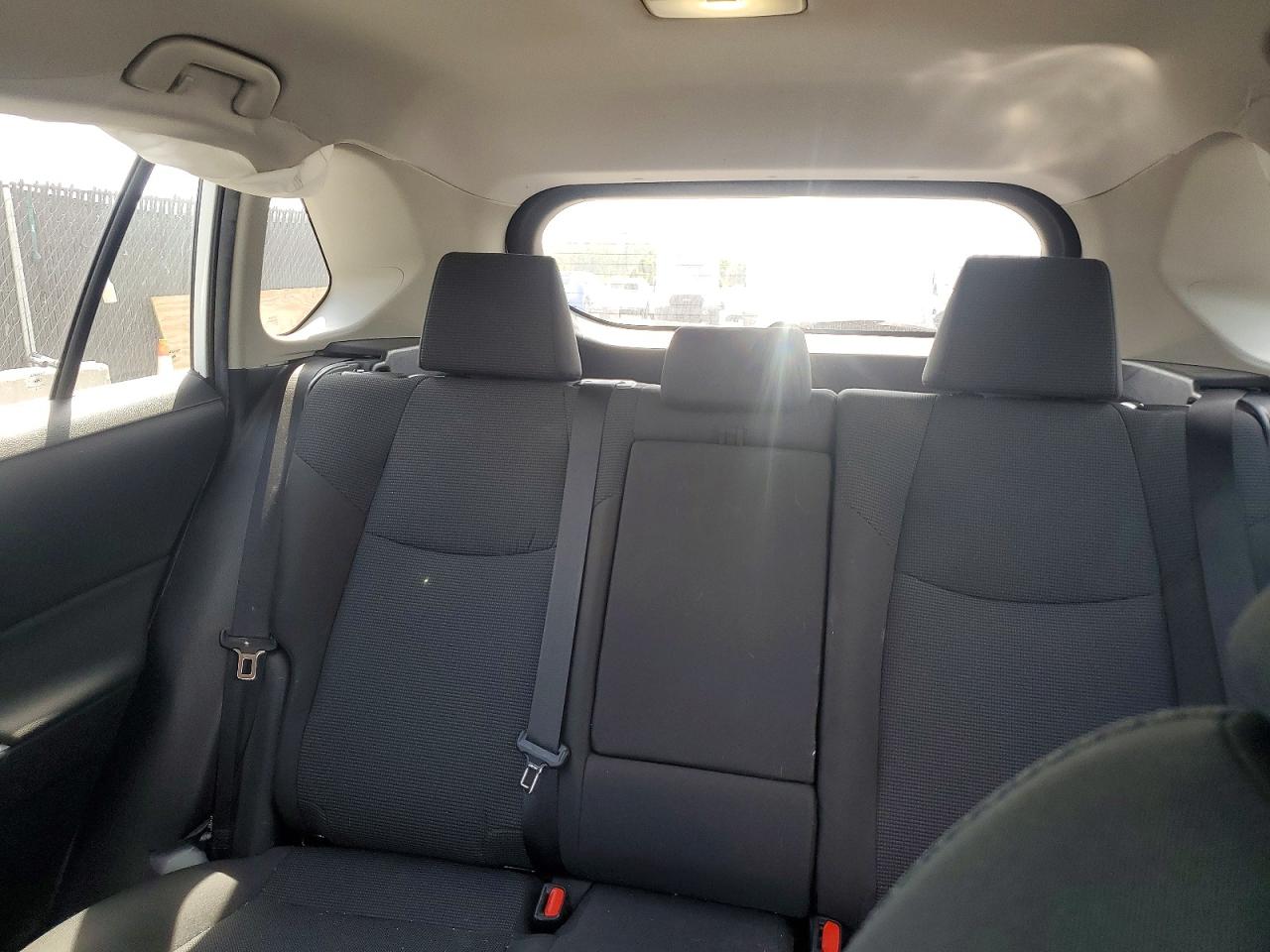 2022 TOYOTA RAV4 LE photo 19