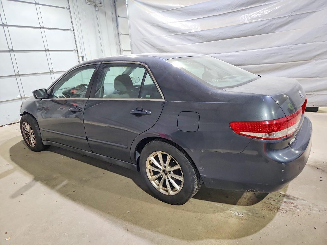 2003 HONDA ACCORD LX photo 3