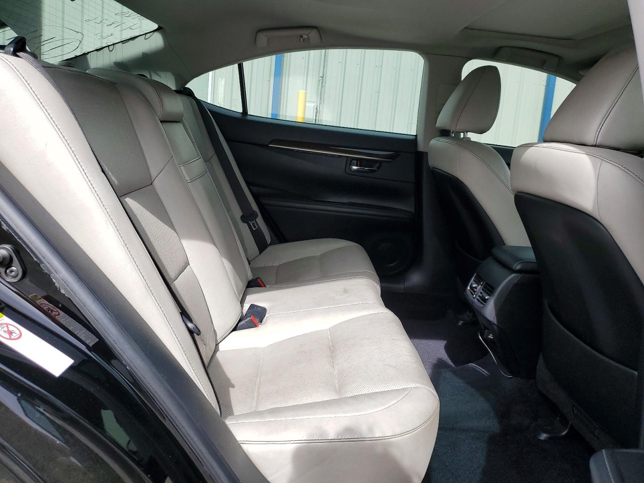 2013 LEXUS ES 350 photo 19