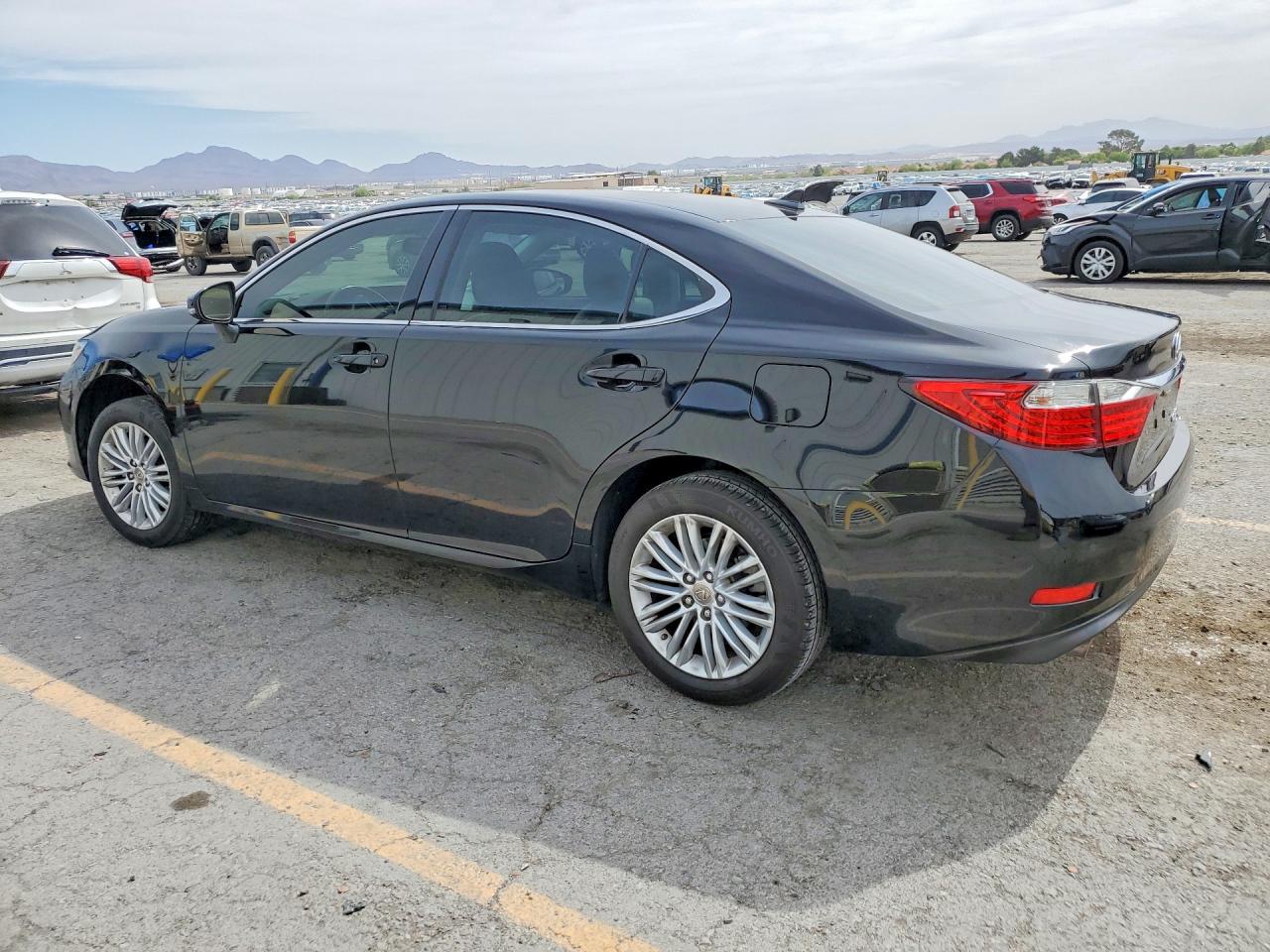 2013 LEXUS ES 350 photo 3
