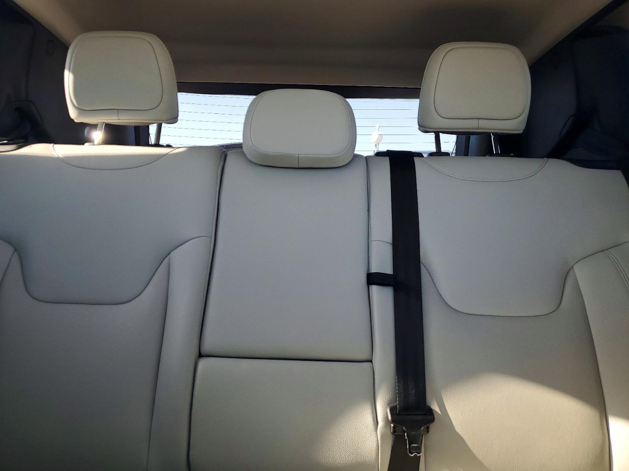 2019 JEEP RENEGADE LIMITED photo 28