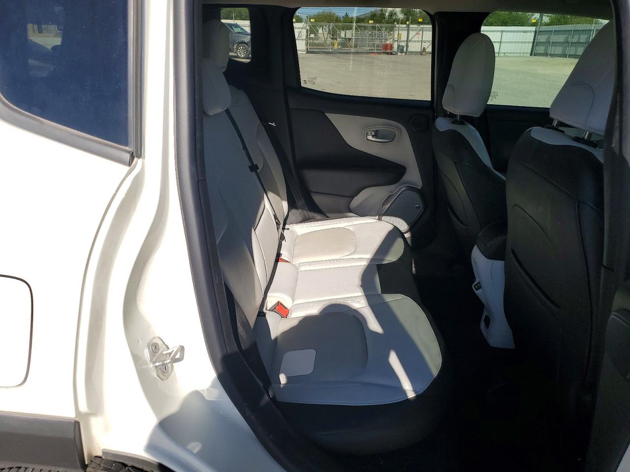 2019 JEEP RENEGADE LIMITED photo 31