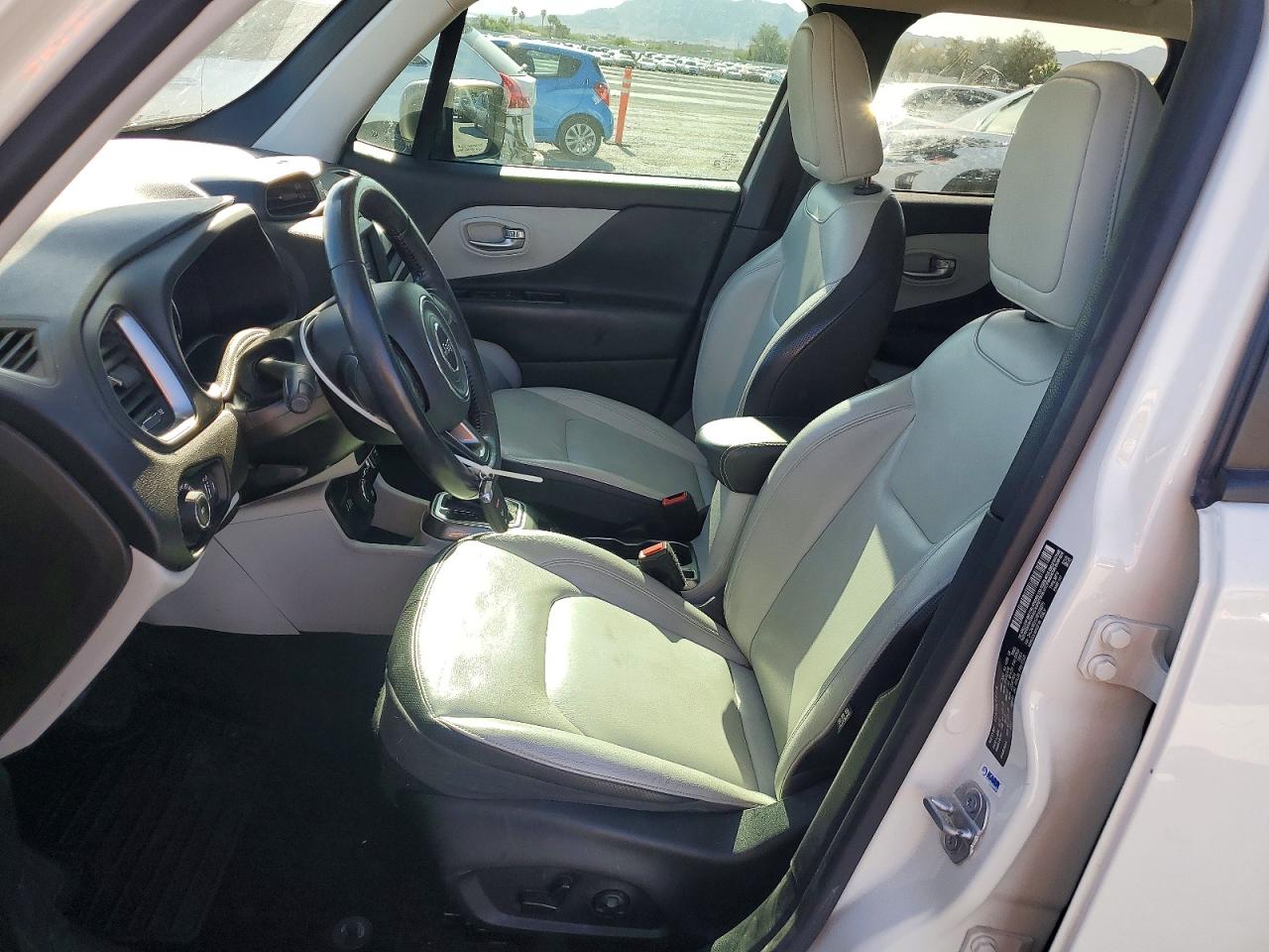 2019 JEEP RENEGADE LIMITED photo 19