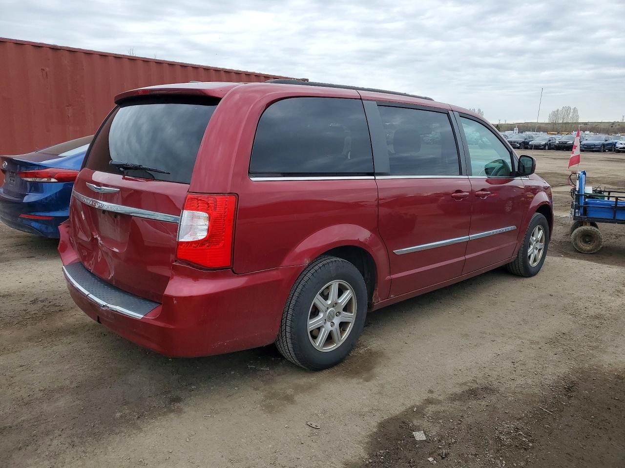 2012 CHRYSLER TOWN & COUNTRY TOURING photo 7