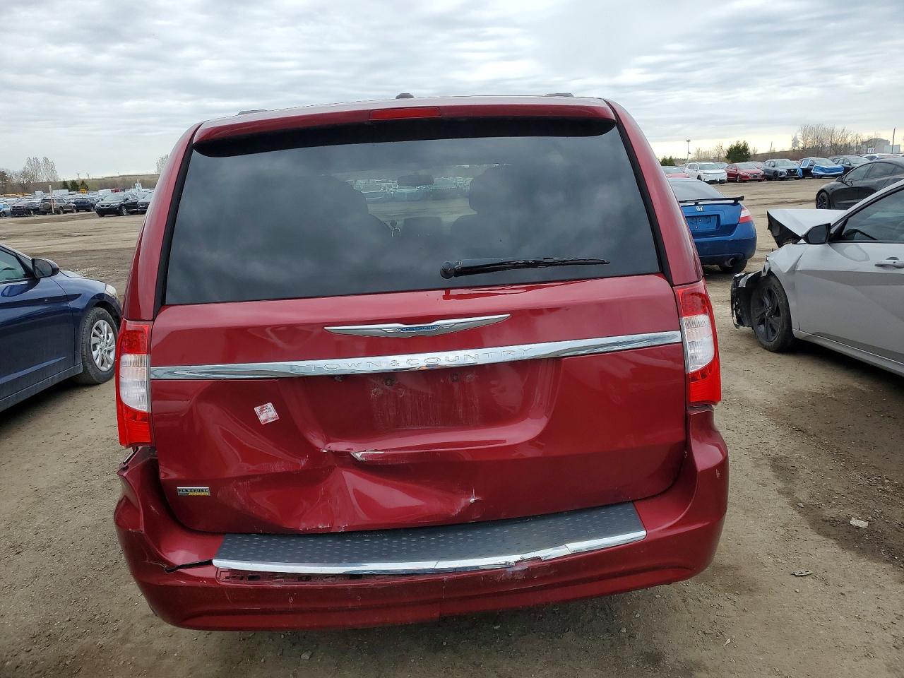 2012 CHRYSLER TOWN & COUNTRY TOURING photo 16