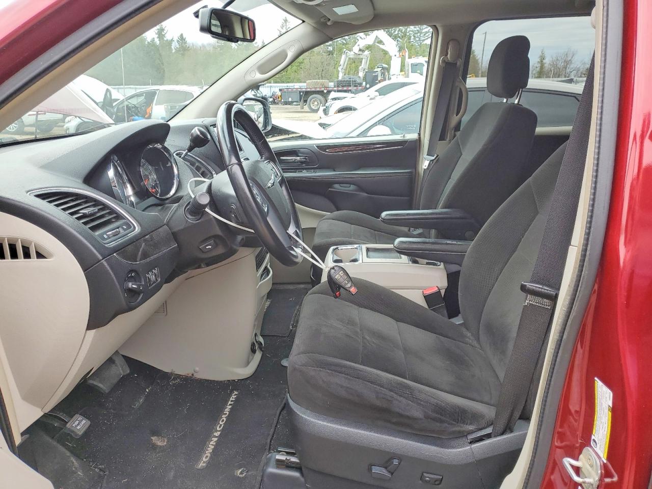 2012 CHRYSLER TOWN & COUNTRY TOURING photo 19