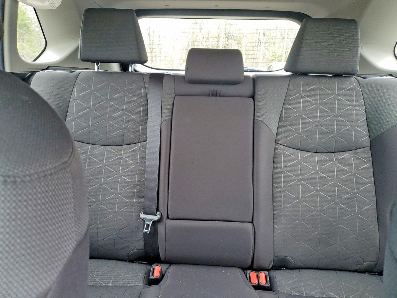 2021 TOYOTA RAV4 LE photo 19