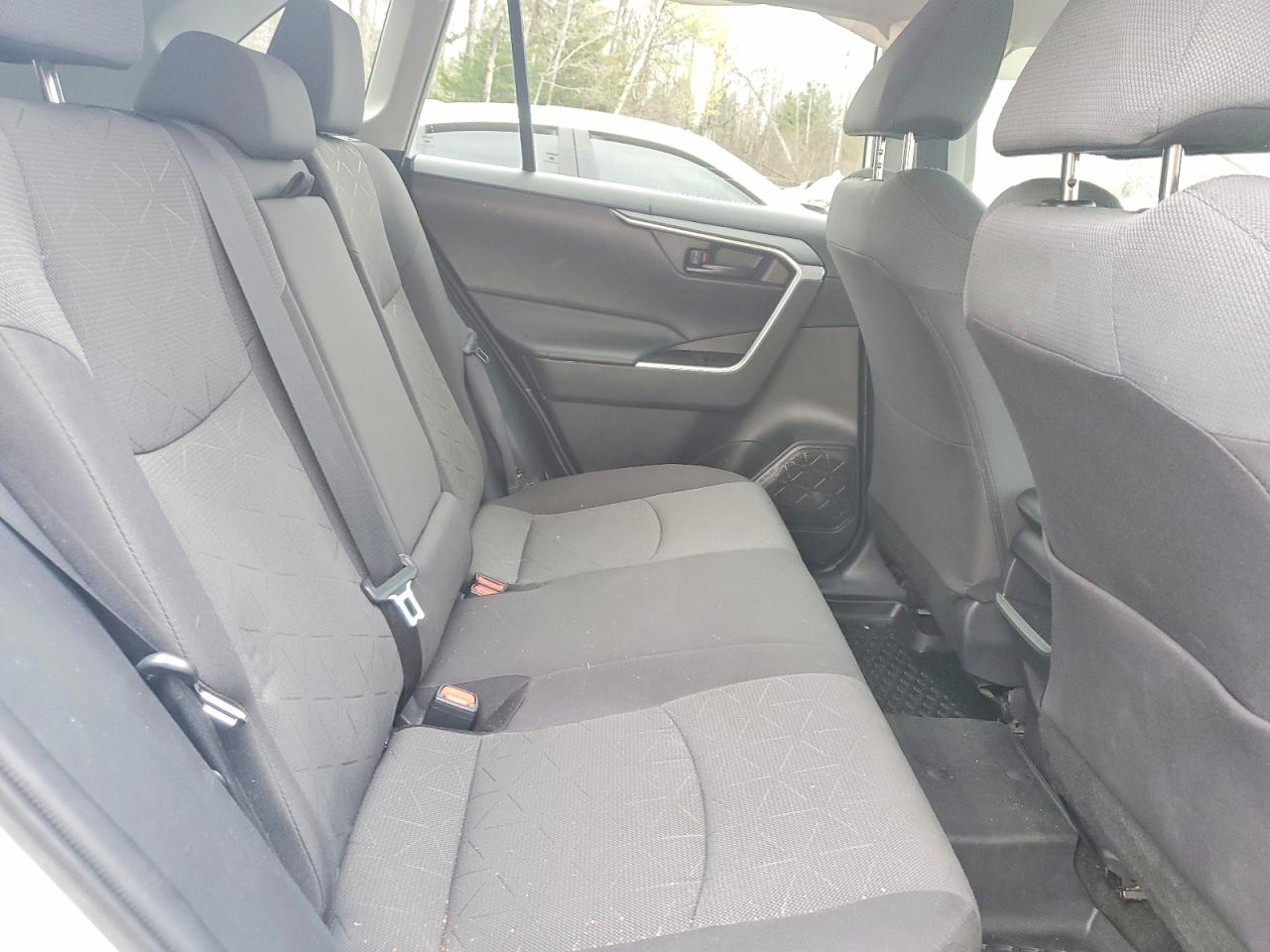 2021 TOYOTA RAV4 LE photo 21