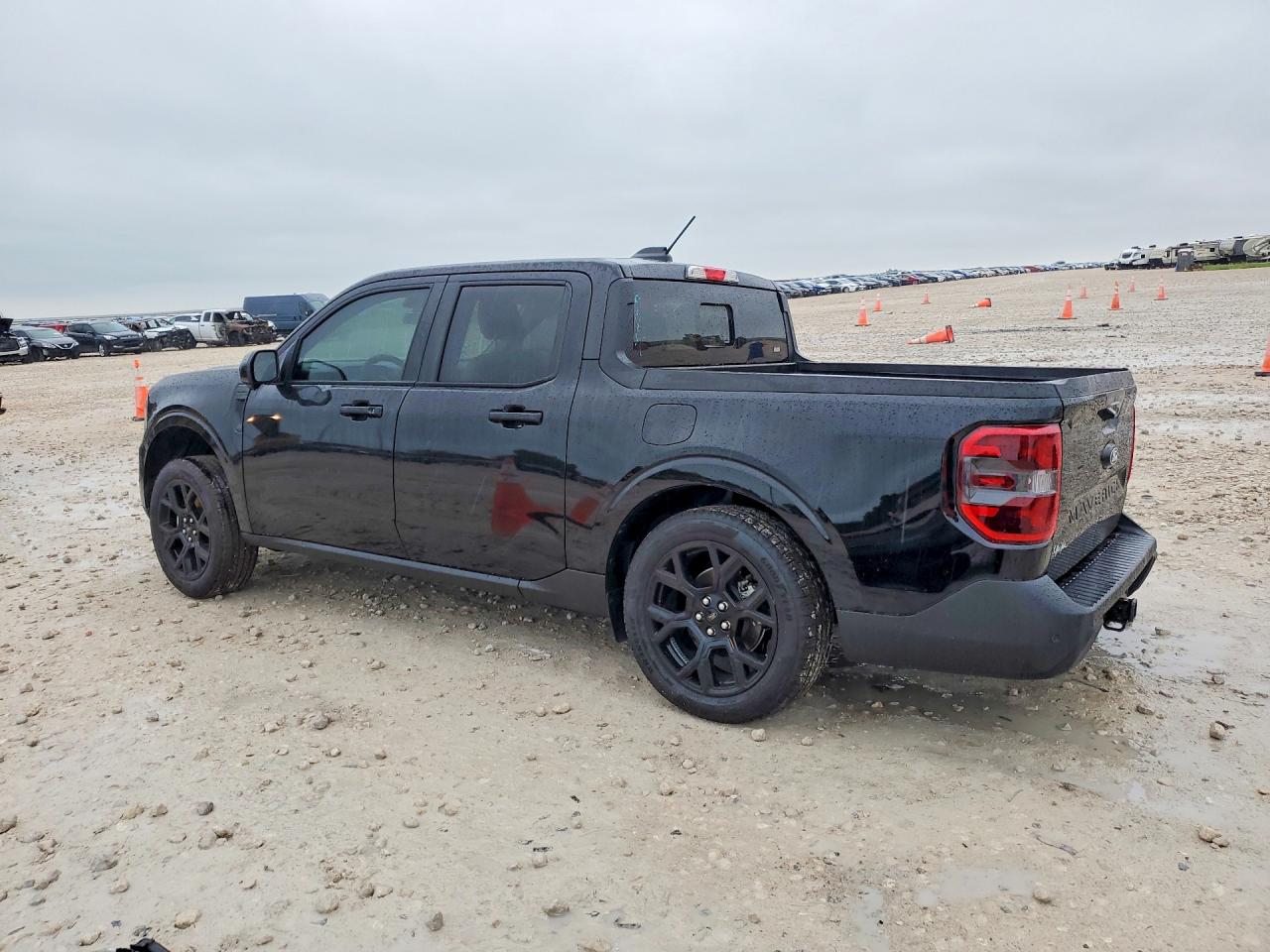 2025 FORD MAVERICK LARIAT photo 4