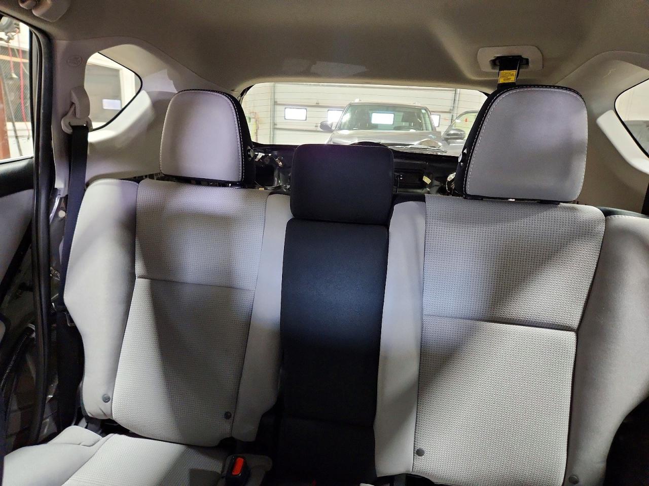2018 TOYOTA RAV4 XLE photo 19