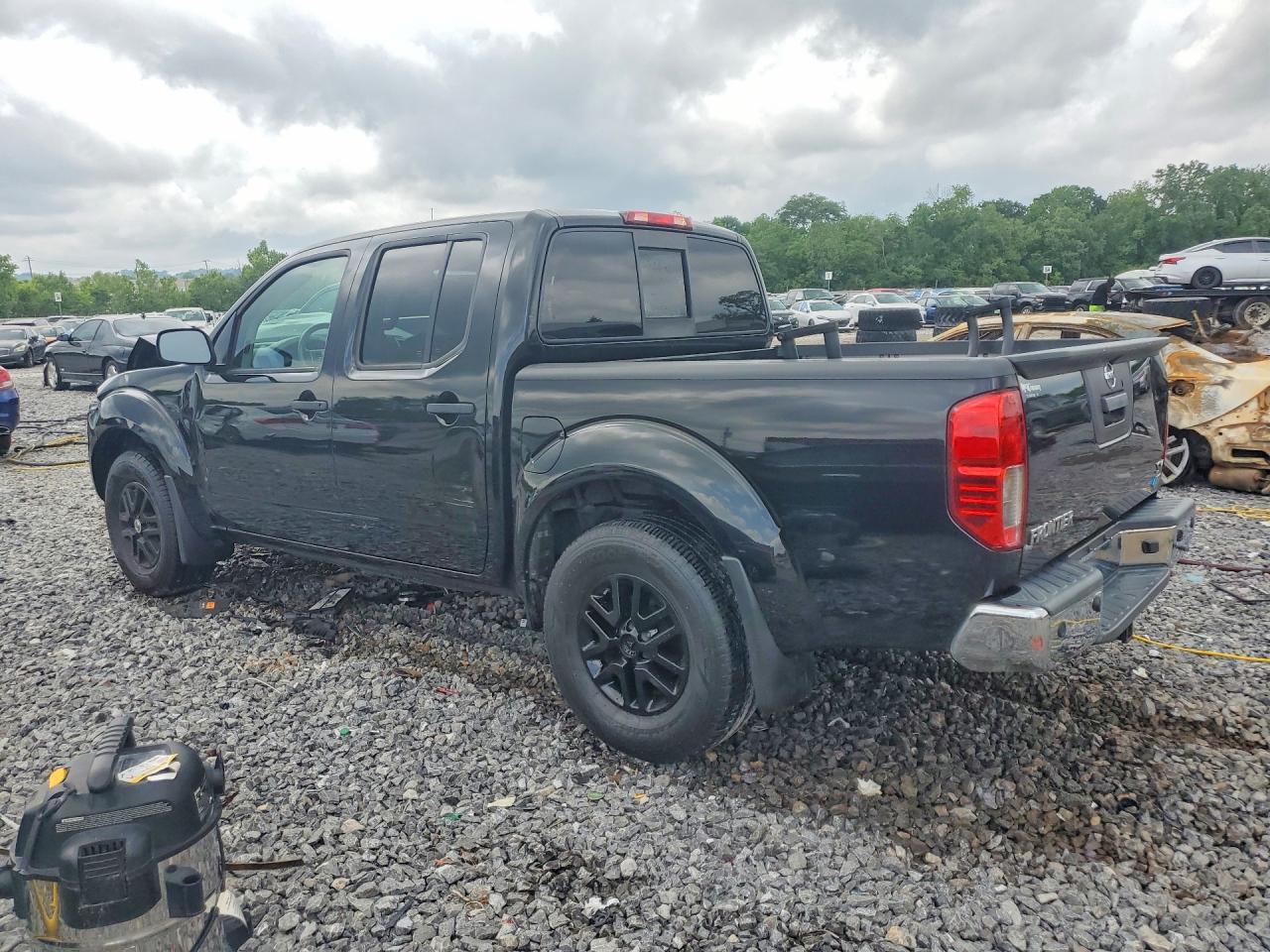 2019 NISSAN FRONTIER SV photo 3
