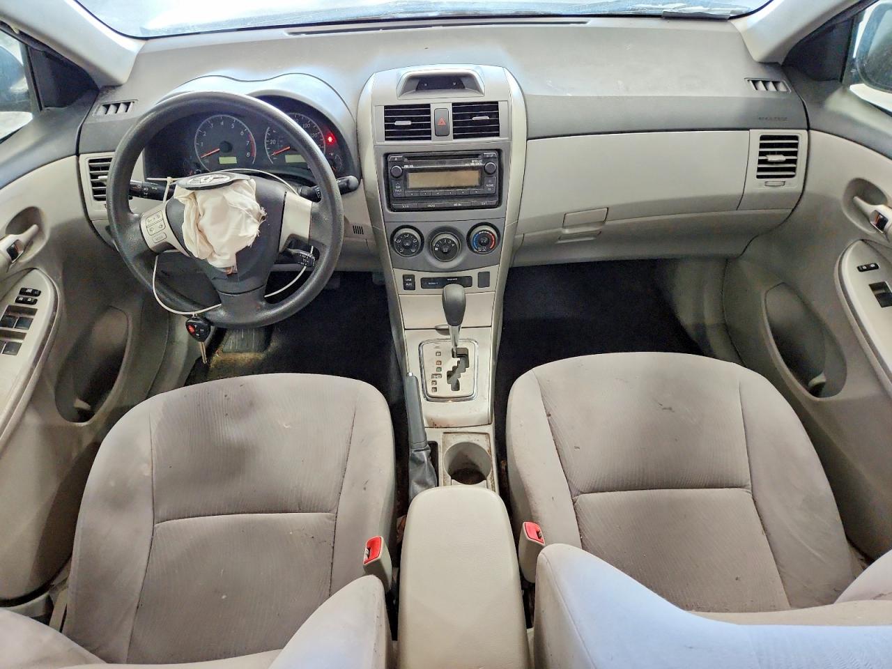2012 TOYOTA COROLLA LE photo 15