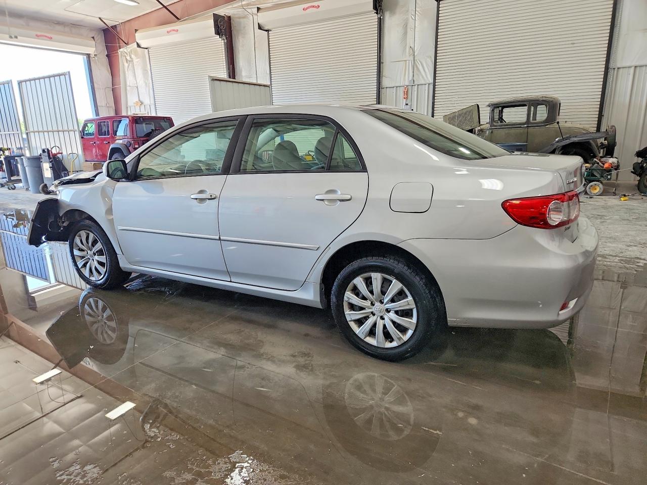 2012 TOYOTA COROLLA LE photo 3
