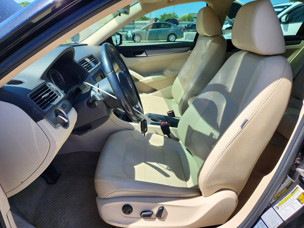 2015 VOLKSWAGEN PASSAT SE photo 19