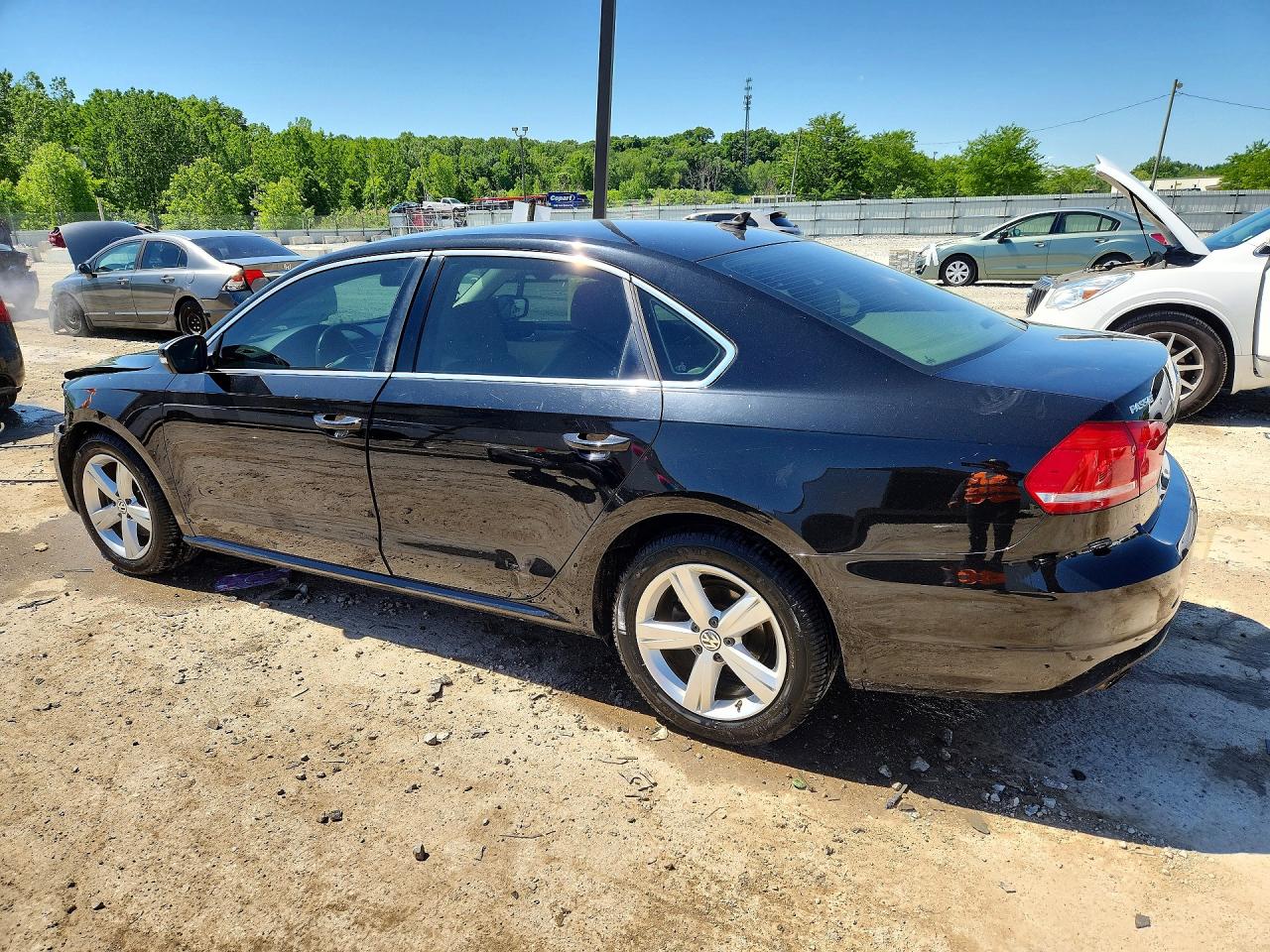 2015 VOLKSWAGEN PASSAT SE photo 4