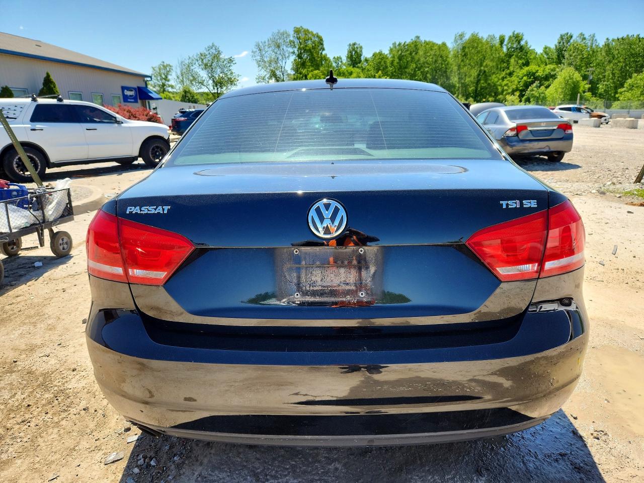 2015 VOLKSWAGEN PASSAT SE photo 16