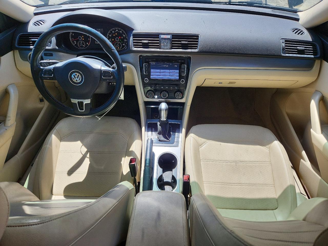 2015 VOLKSWAGEN PASSAT SE photo 22