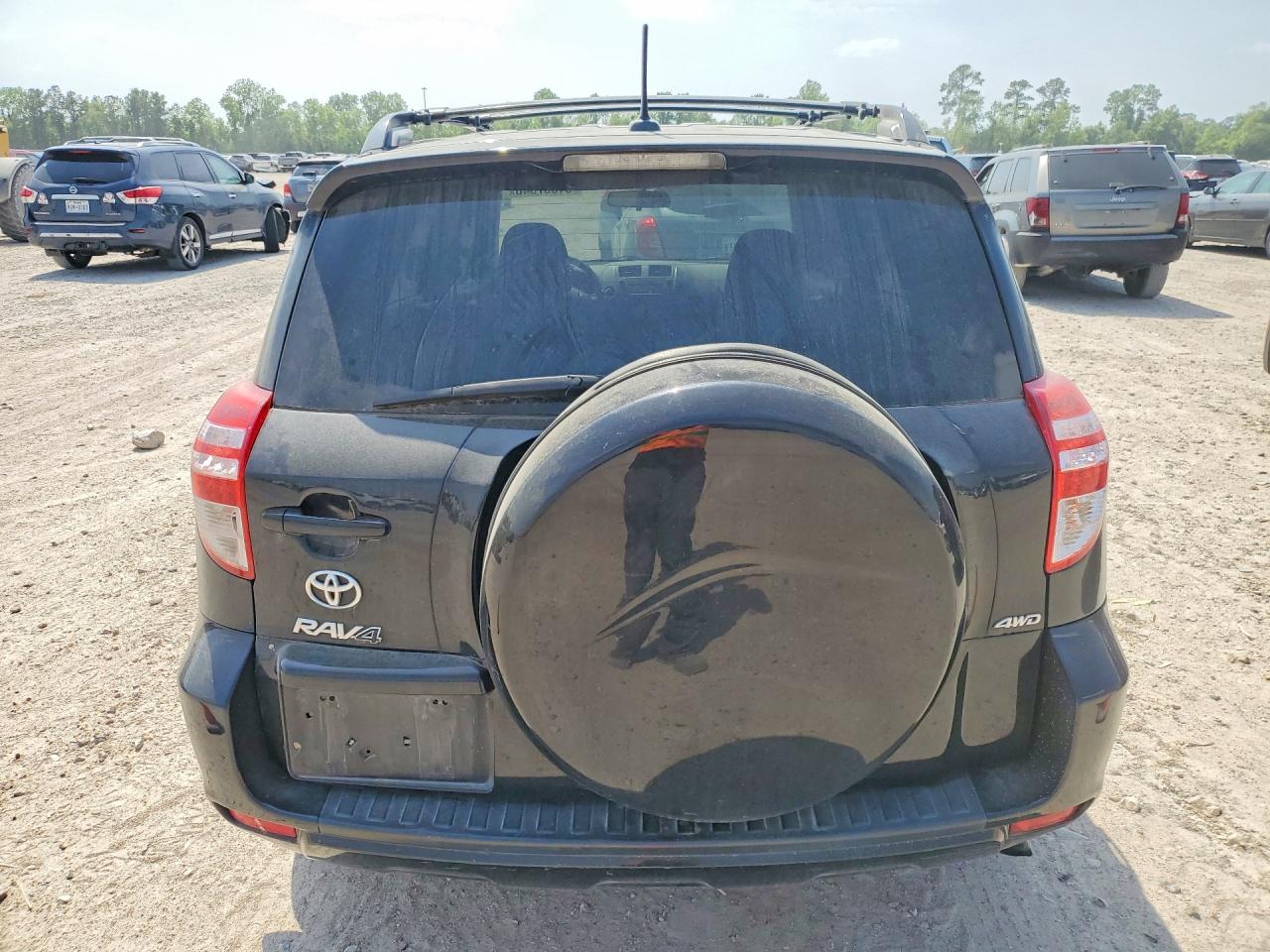 2011 TOYOTA RAV4 BASE photo 6