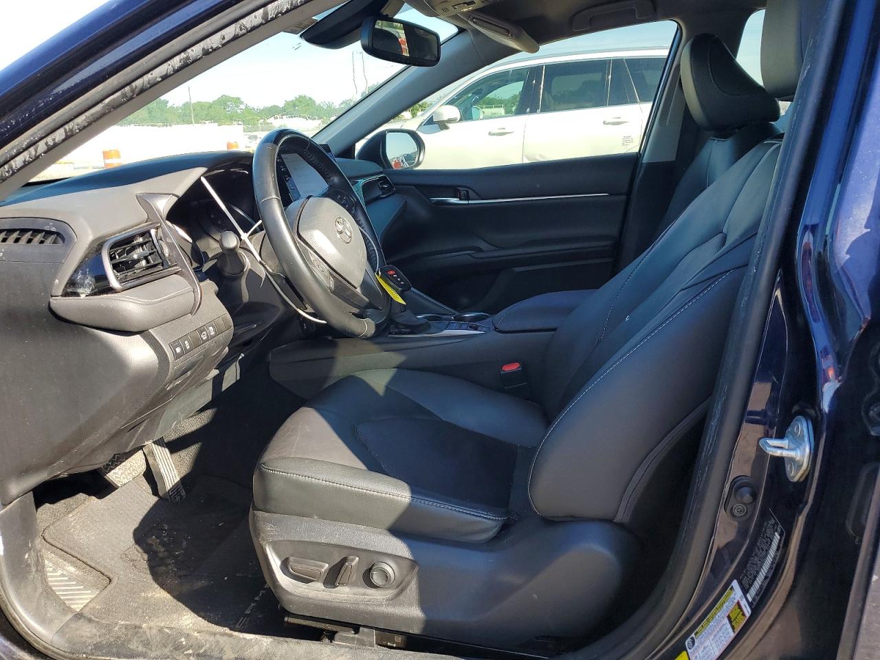 2022 TOYOTA CAMRY XSE photo 13
