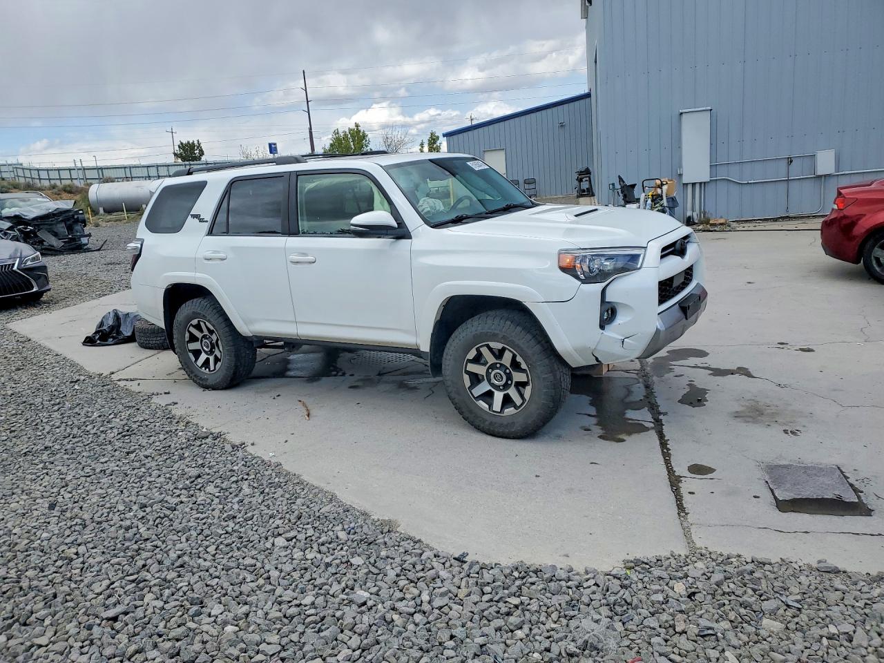2022 TOYOTA 4RUNNER TRD OFF-ROAD PREMIUM photo 4