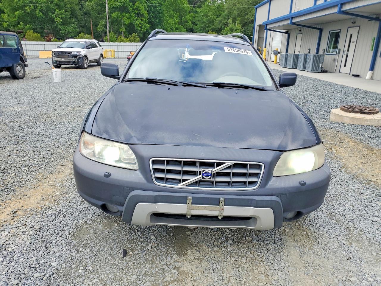 2005 VOLVO XC70 photo 9