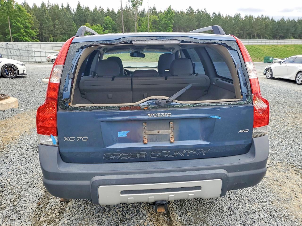 2005 VOLVO XC70 photo 11