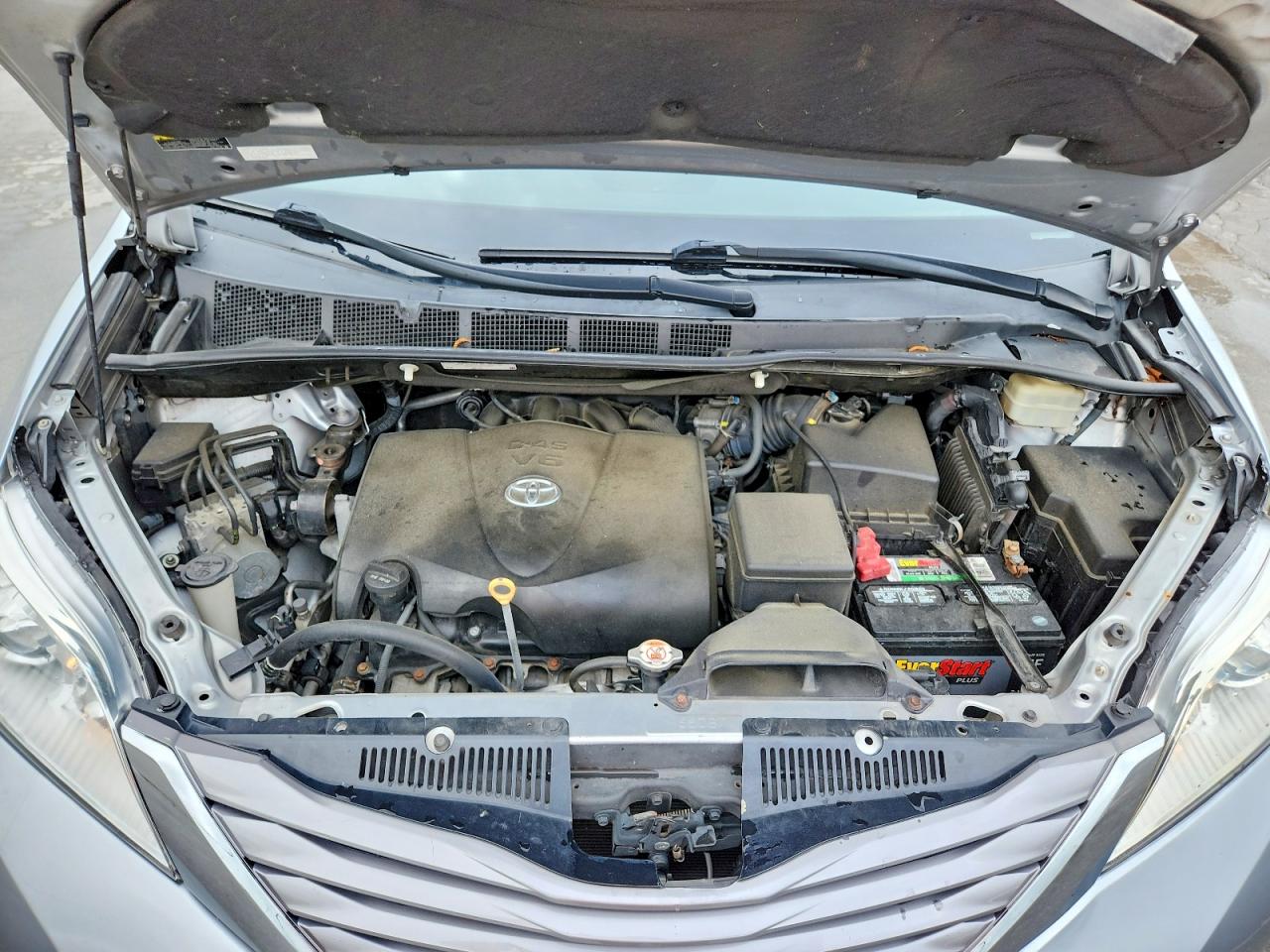 2017 TOYOTA SIENNA XLE PREMIUM 7-PASSENGER photo 23