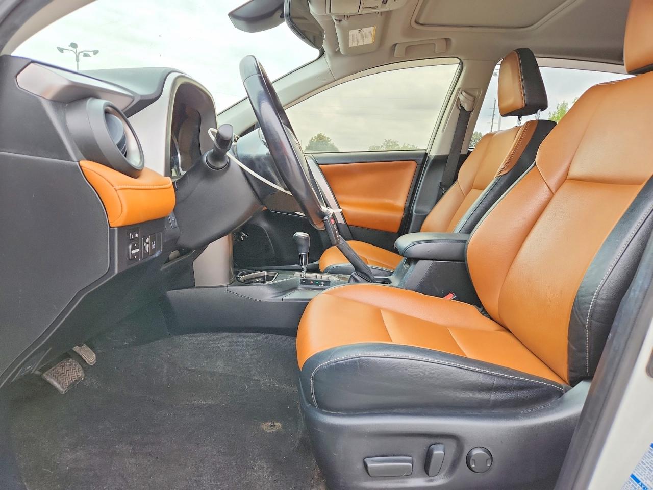 2016 TOYOTA RAV4 HV LIMITED photo 13