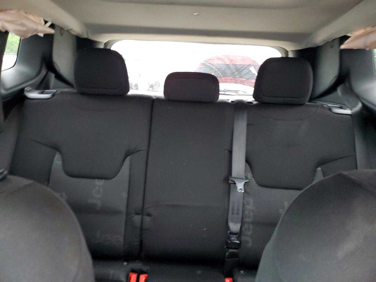 2017 JEEP RENEGADE SPORT photo 10