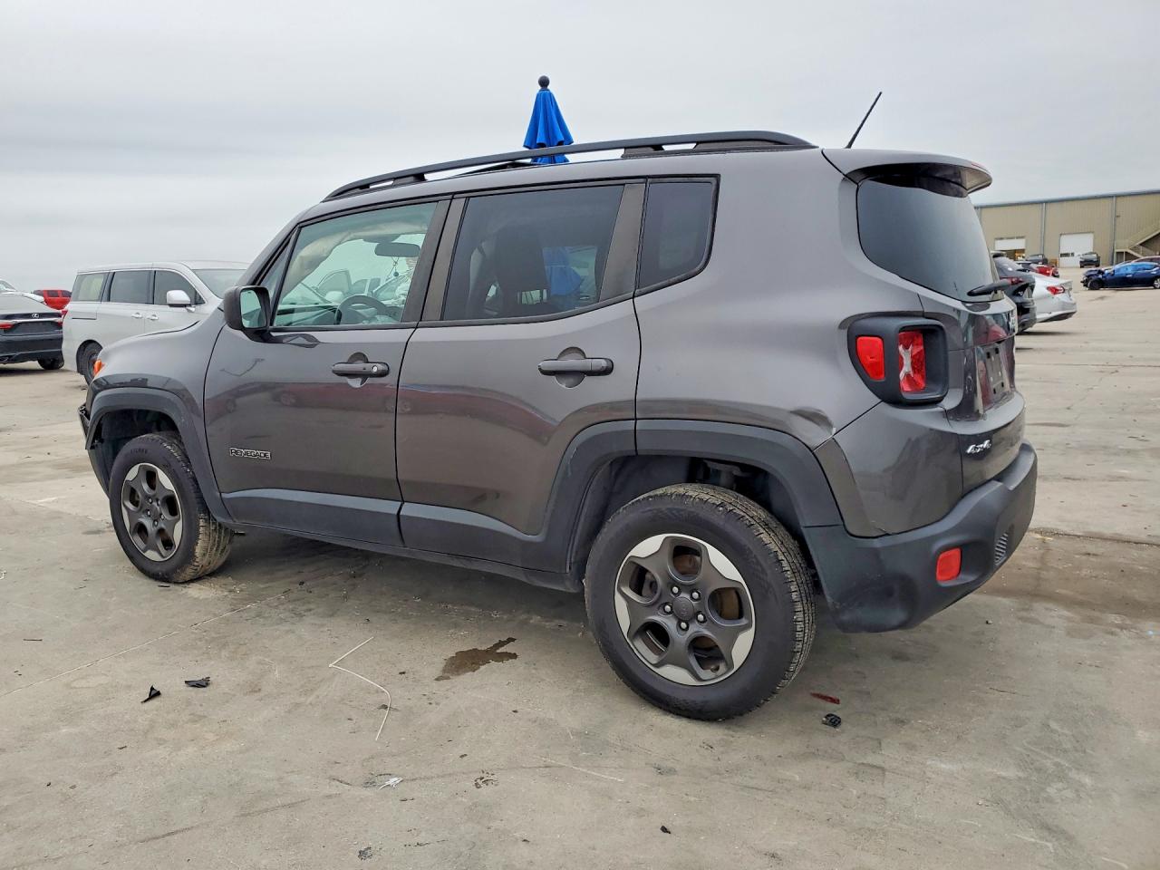 2017 JEEP RENEGADE SPORT photo 2