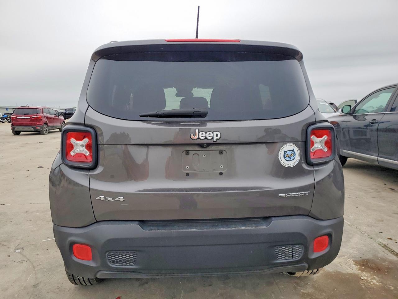 2017 JEEP RENEGADE SPORT photo 6