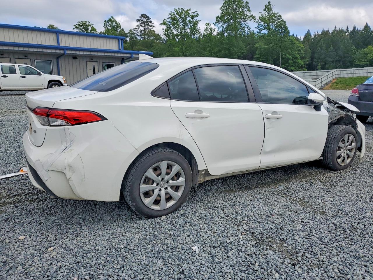 2020 TOYOTA COROLLA LE photo 3