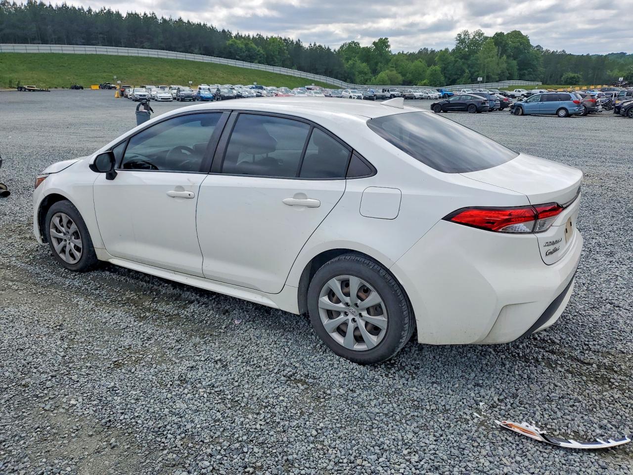 2020 TOYOTA COROLLA LE photo 2