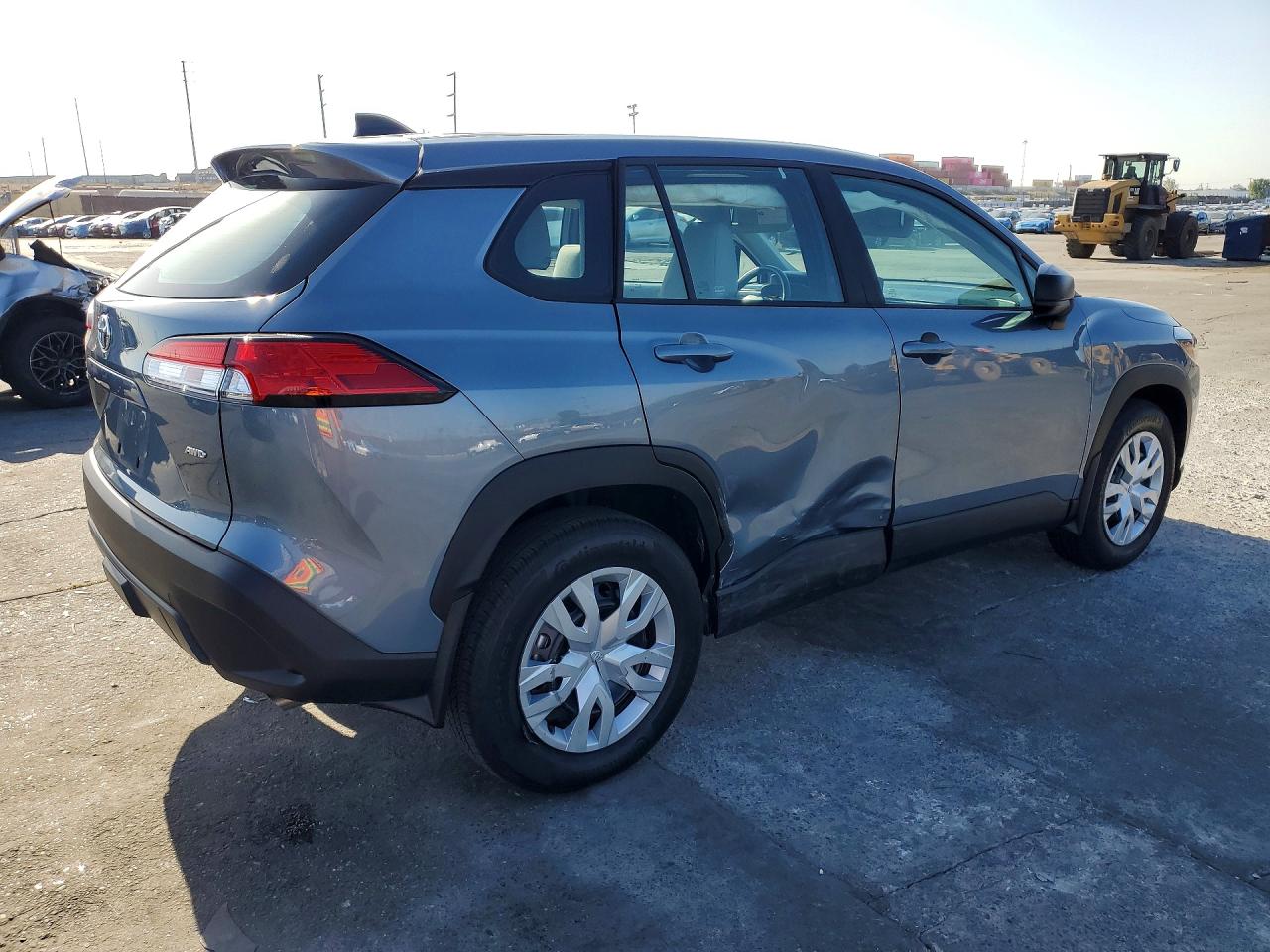 2023 TOYOTA COROLLA CROSS L photo 3